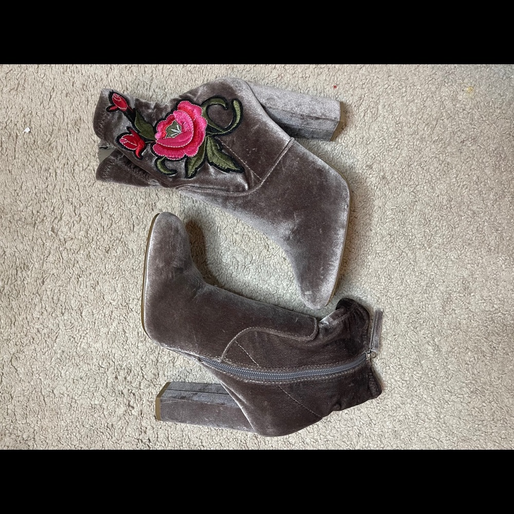 Brown Velvet Embroidered Heeled Boots!!
